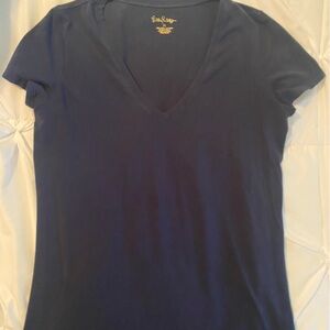 Lilly Pulitzer v neck t-shirt